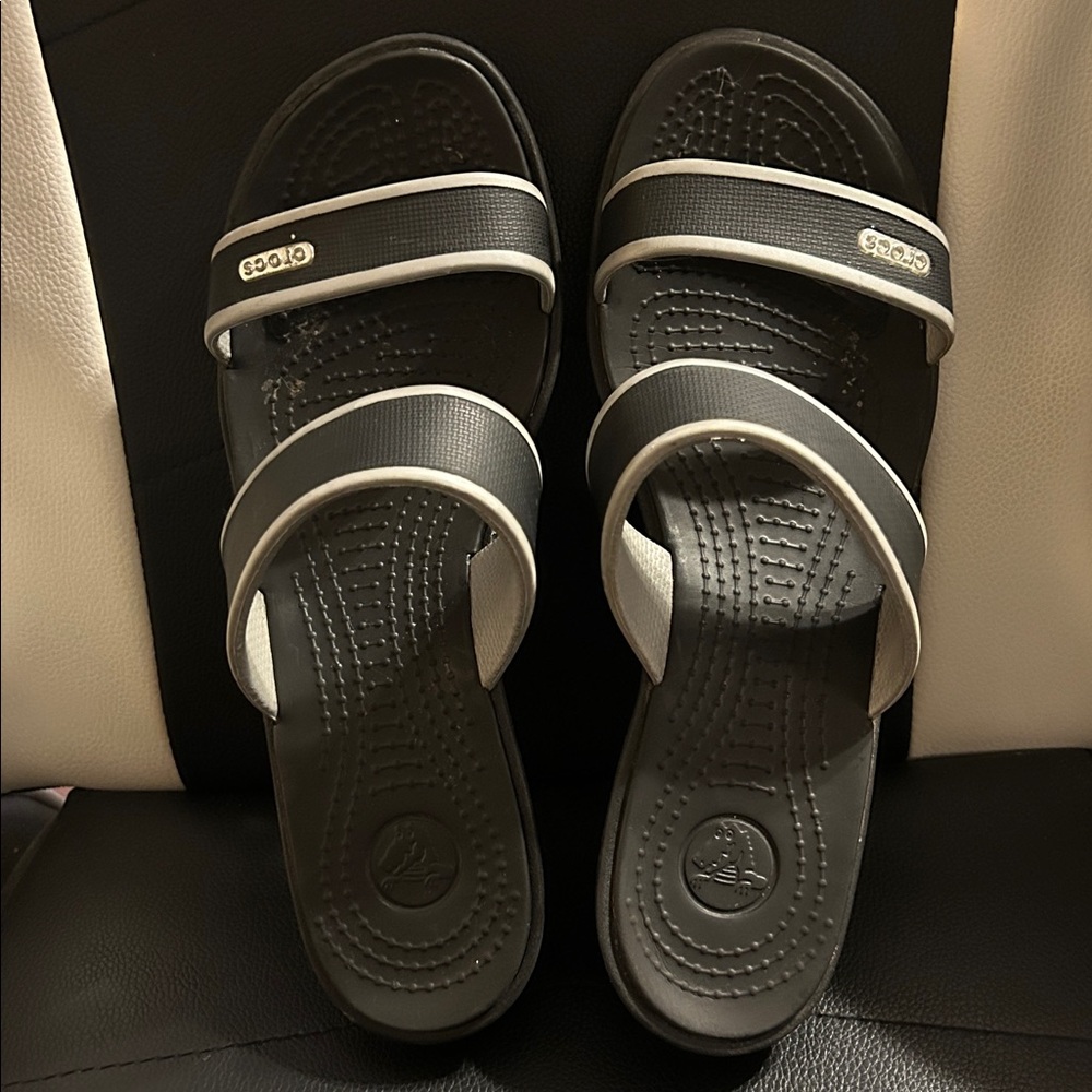 Crocs Madeira Slip On Black Gray Sandals - Picture 3 of 8